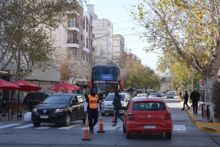 Un arranque complicado para la vuelta de la doble mano en la Avenida Central