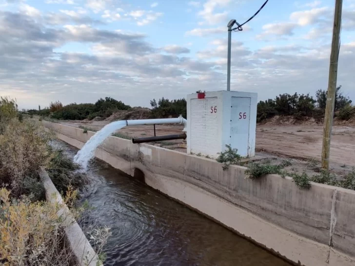 La mayoría se opone a que se cobre el agua para el riego por m3 consumido