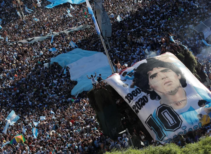 En caravana y con feriado nacional