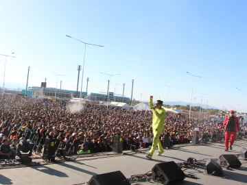 El aguante, con orden y buena onda