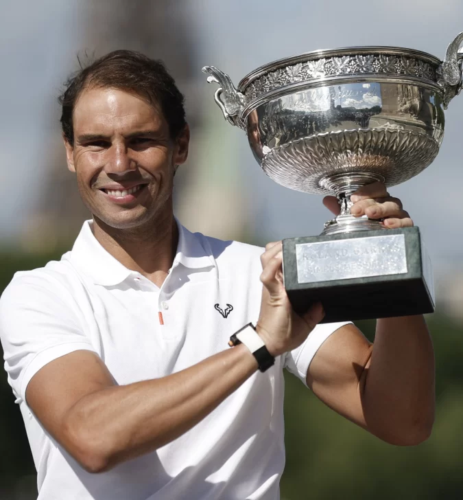 Nadal venció a Wawrinka en el césped inglés