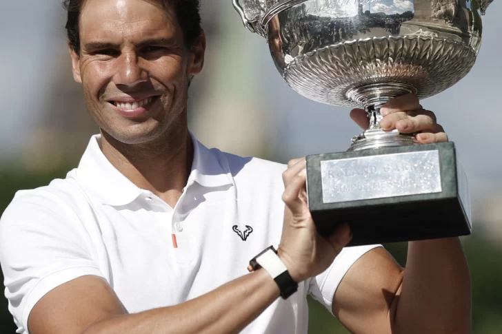 Nadal venció a Wawrinka en el césped inglés