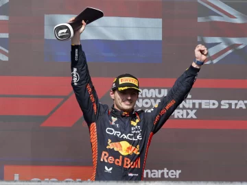 Verstappen llegó a los 50 triunfos