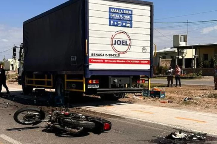 Por esquivar un perro, un joven murió aplastado por un camión en San Martín