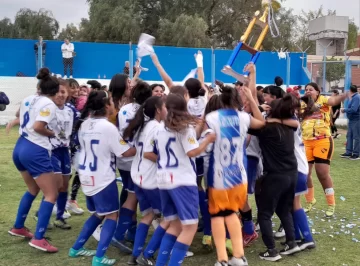 Paso de Los Andes se quedó con el Femenino