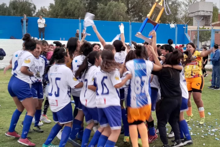 Paso de Los Andes se quedó con el Femenino