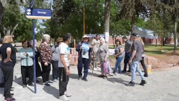 Furia vecinal con una escuela que se amplía usando terreno de una plaza