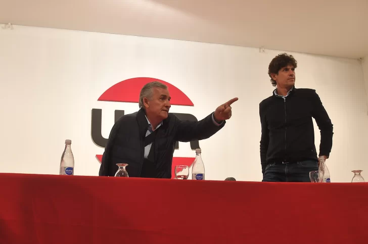 UCR declara su neutralidad, pero la balanza se inclina hacia Massa