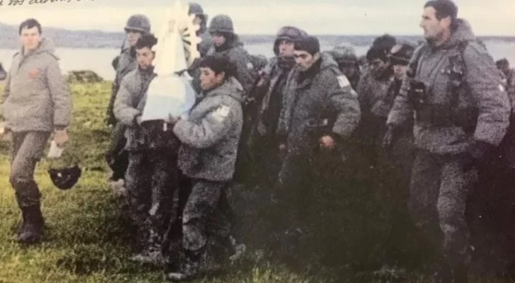 Traen la Virgen que estuvo en las trincheras de la Guerra de Malvinas