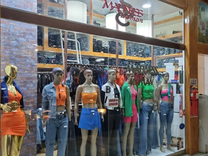 Primavera: menos oferta e inflación disparan el precio de ropa y calzado