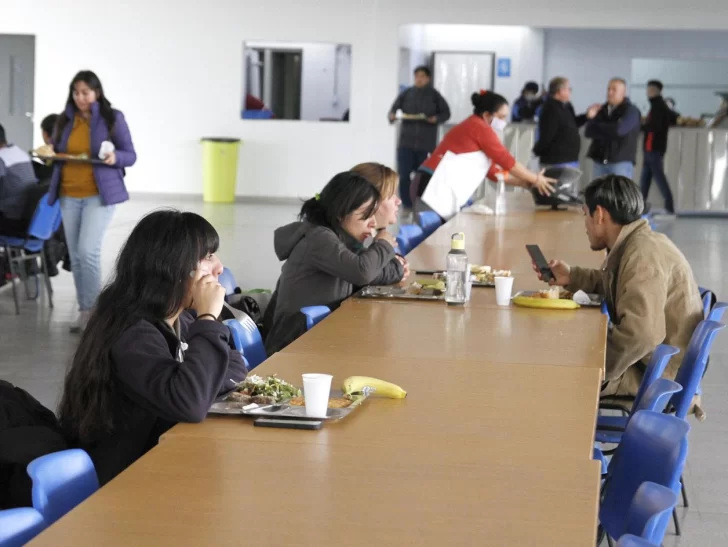 Histórico: por primera vez la UNSJ no cobrará por la comida a sus alumnos