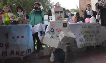 Macetas y juegos, algunas de las joyitas recicladas de los clubes ambientales