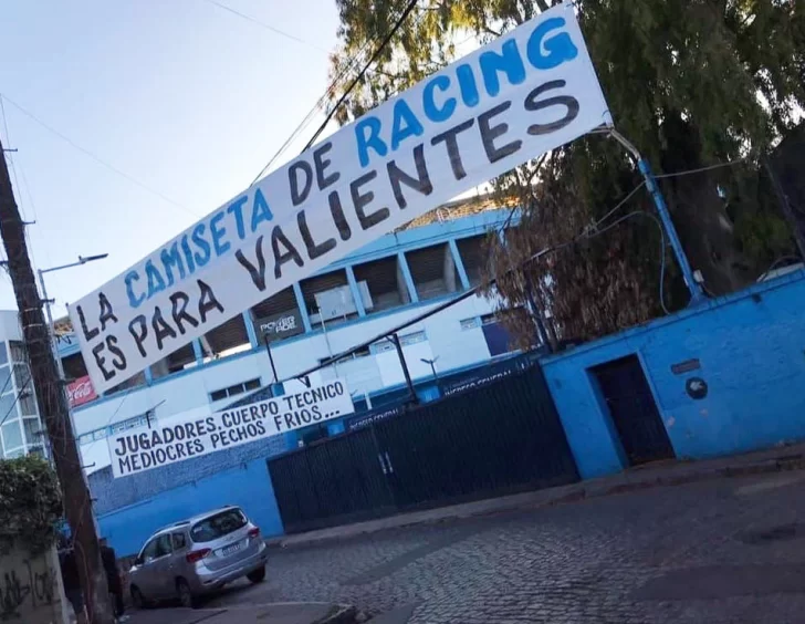 Entre pasacalles y amenazas