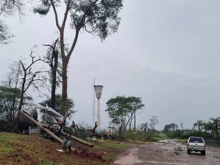 Destrozos por lluvia y viento en Misiones