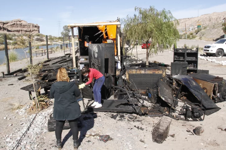 Millones en pérdidas por un incendio en el Kayak Club San Juan, ¿fue a propósito?