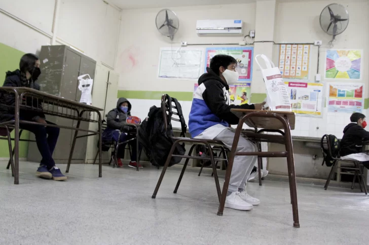 En la jornada de hoy empiezan las horas extra sólo en 25 escuelas locales