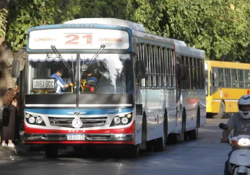 Continúa este viernes el paro de colectivos en San Juan