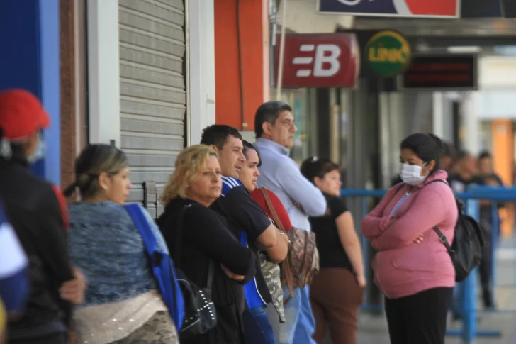 Salen a intimar a las empresas para que coloquen un link de baja de los servicios