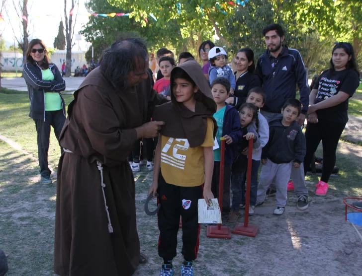 San Martín y sus soldados enseñaron a los chicos las estrategias de un combate