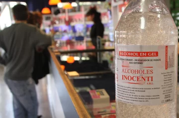 El caso descartado de coronavirus provocó escasez de alcohol en gel