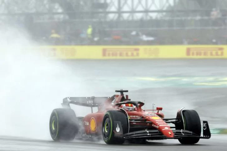 Sainz consiguió su primera pole y larga adelante en Silverstone