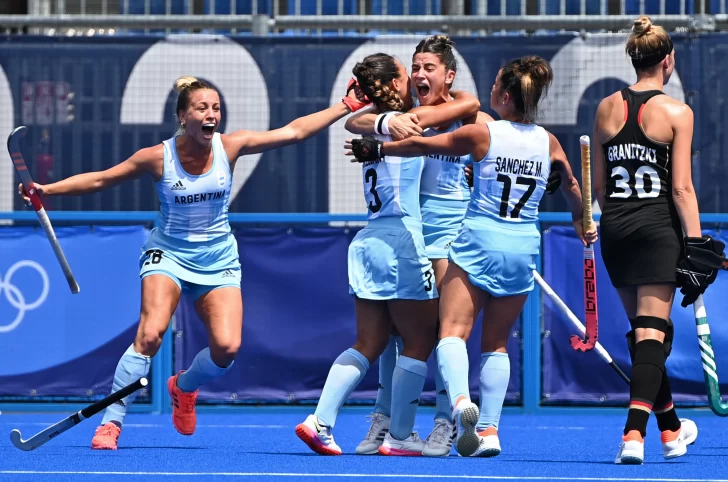 Las Leonas ante India, en semis