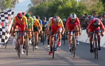 Álvarez ganó el duelo a una sola sangre