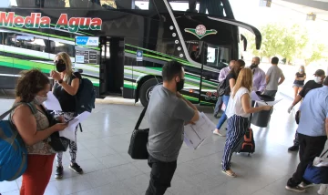 Las empresas de colectivos confirmaron solamente viajes a Mendoza hasta ahora