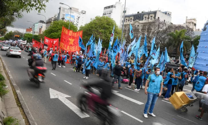 Les dieron 12.000 planes más y levantan la protesta