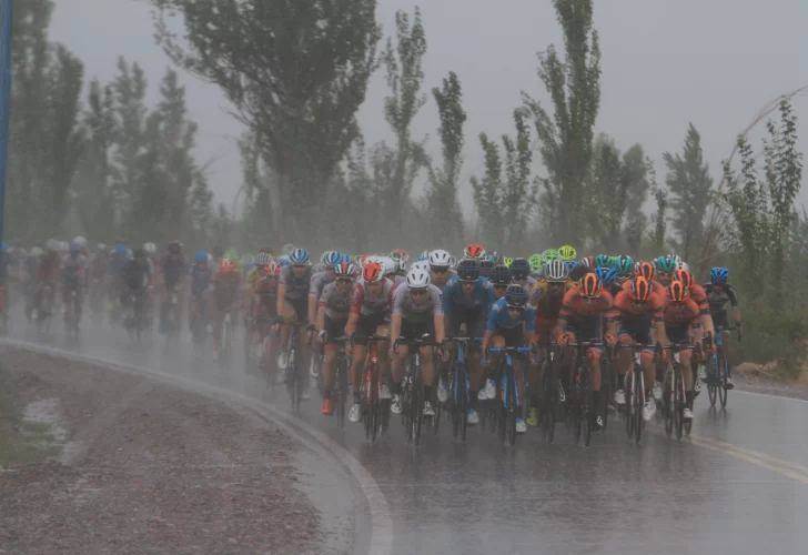 Un alud se llevó puesta a la carrera