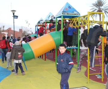 Una fuente de aguas danzantes es el novedoso atractivo que ofrecerá la plaza de Media Agua