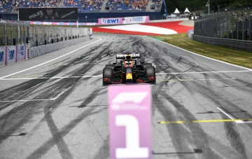 Verstappen hizo la tercera pole seguida