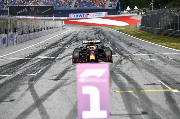 Verstappen hizo la tercera pole seguida