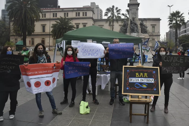 Alerta y una protesta salarial de científicos