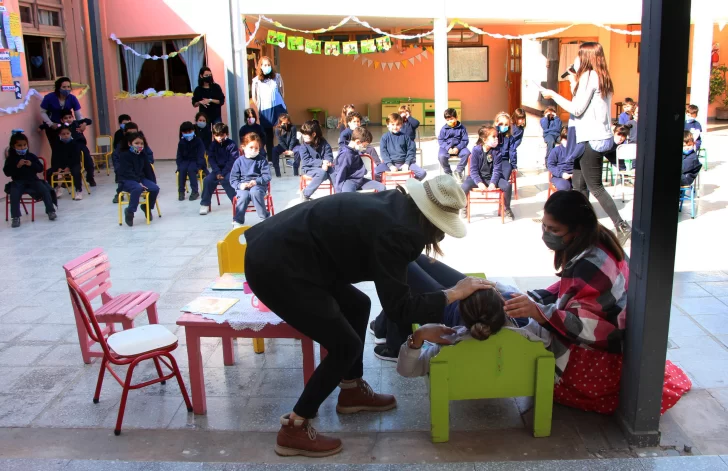 El Colegio Fray Mamerto Esquiú se llenó de pequeños frailes por la beatificación