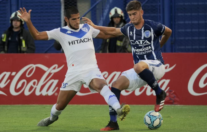 Godoy Cruz recuperó la sonrisa a costa de Vélez