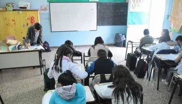 También en San Juan, las escuelas primarias tendrán una hora más de clases por día