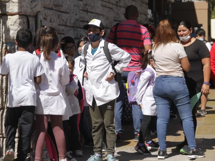 Todas las escuelas que tendrán una hora más de clases este año son de departamentos alejados