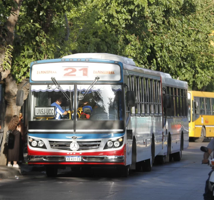 El gremio de los colectiveros no acatará hoy el tiempo de recorrido de las unidades