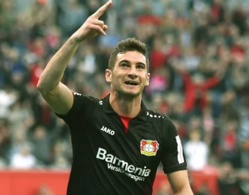 Alario aportó en el Leverkusen