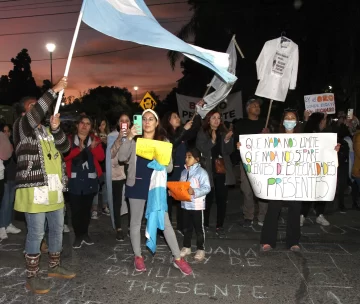 Gobierno estudia mejoras, pero docentes igual presentaron una contrapropuesta