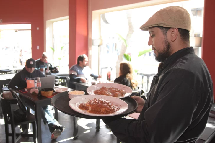 En el último mes, la salida a comer en la provincia subió hasta un 25%