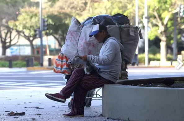 Es récord el nivel de argentinos que trabajan e igual son pobres