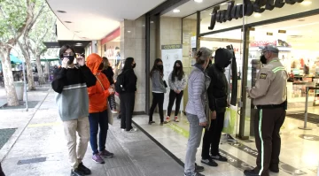 Creen que el cierre de Falabella tendrá un impacto negativo en la Peatonal