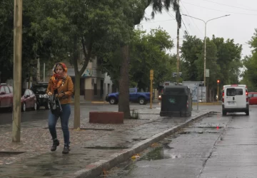 Llovió en toda la provincia y hubo que asistir a unas treinta familias afectadas