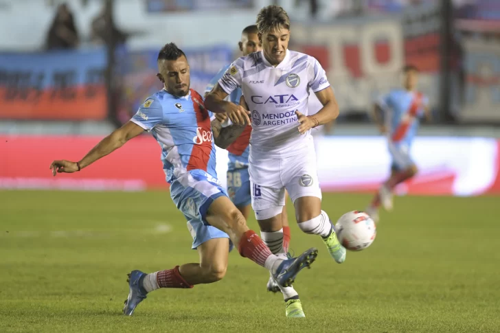 En lluvia de goles, Arsenal lo igualó