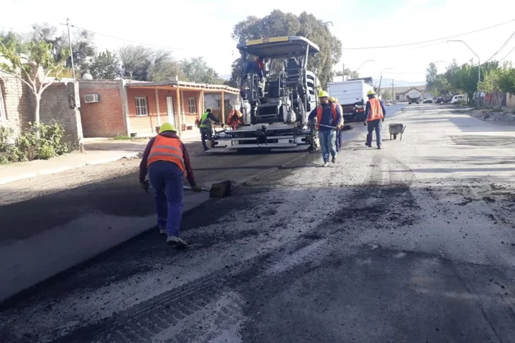 Vialidad apunta a asfaltar 5 mil cuadras municipales y afectadas por cloacas