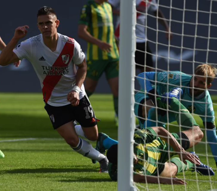 A puro gol, River sacó su pasaje a los Cuartos