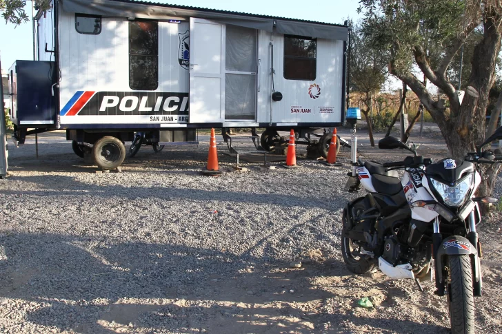 Suspenden a cuatro policías e investigan si dispararon con sus armas por diversión