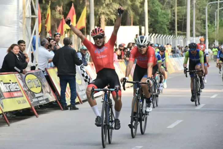 Iván Ruíz hizo feliz a medio Chimbas